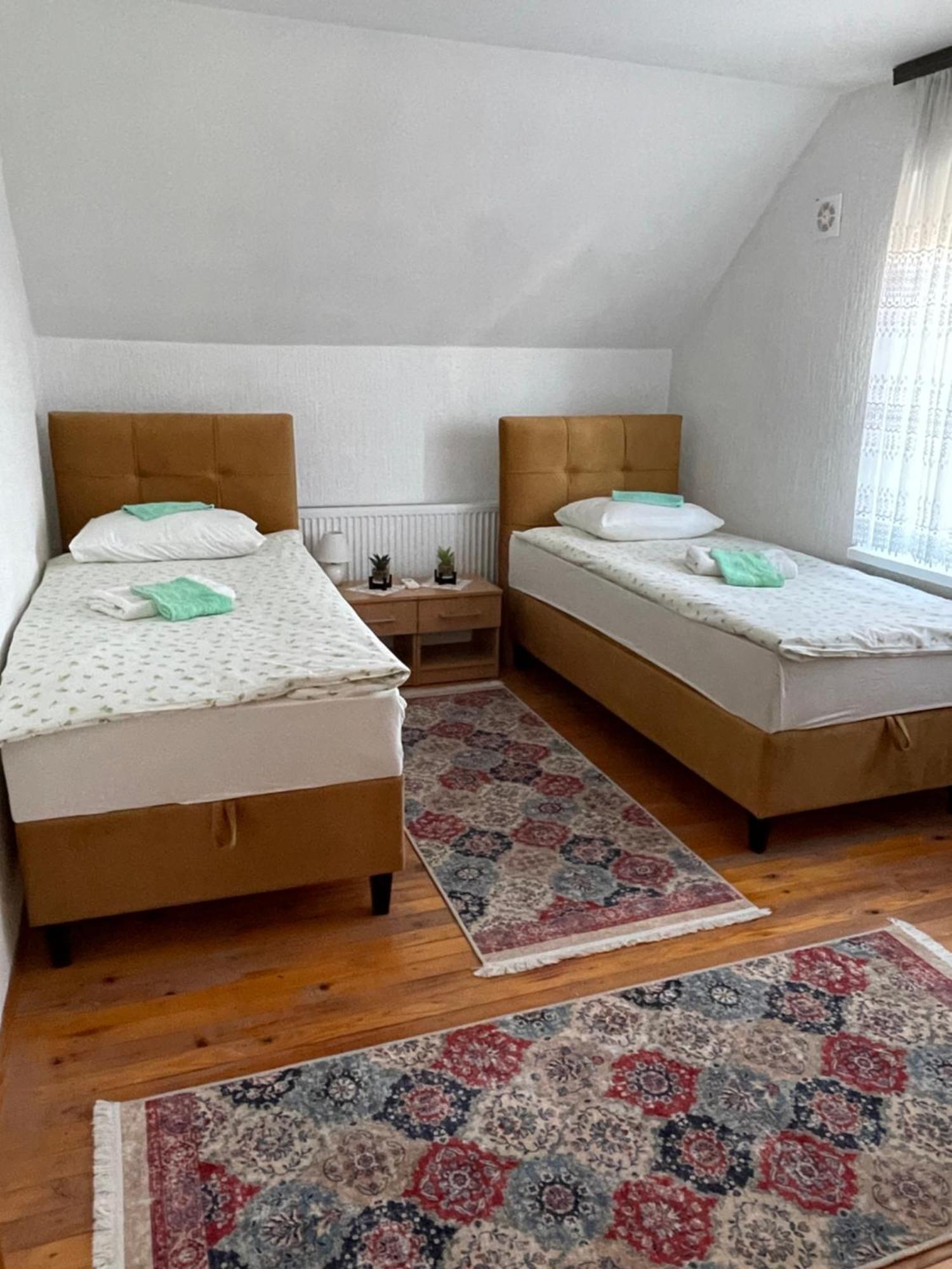 Sobe Lara Apartment Gradacac ภายนอก รูปภาพ