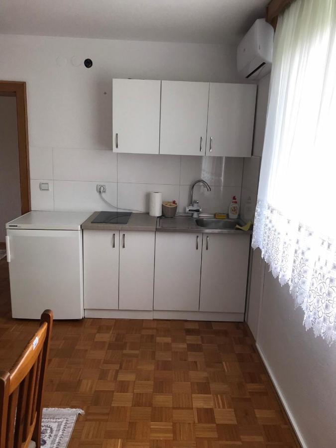 Sobe Lara Apartment Gradacac ภายนอก รูปภาพ
